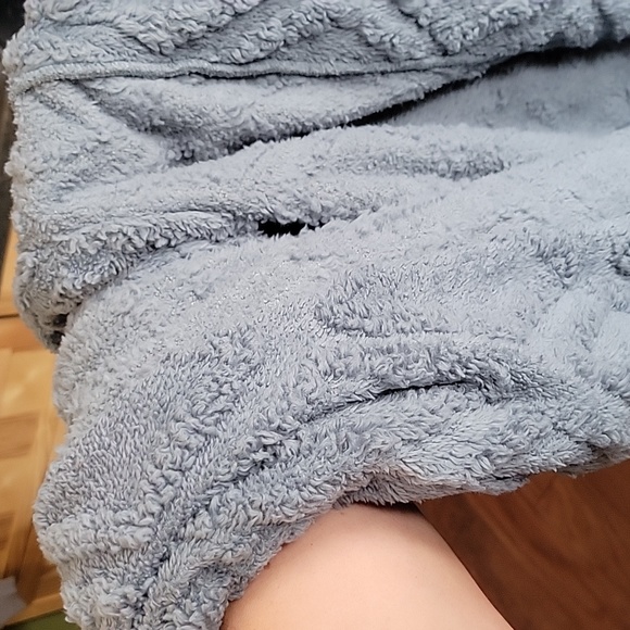 Kookaburra by Ugg Embossed Sherpa Vest Size Lg - Picture 9 of 9